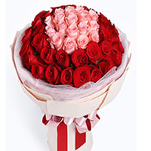 爱在心头--玫瑰50枝：戴安娜粉玫瑰19枝，红玫瑰31枝